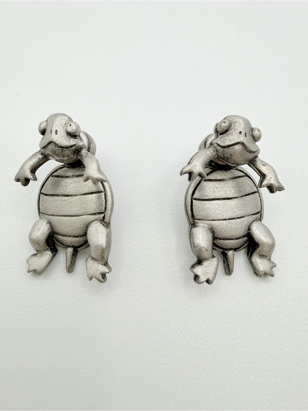 JJ Turtle Dangle Earrings – Silver Tone Pewter Look Animal Novelty Jewelry